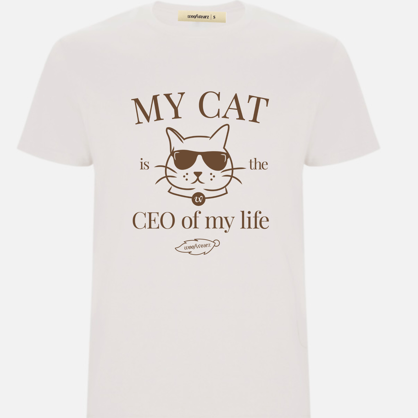 Vista frontal de camiseta personalizada con diseño para amantes de gatos