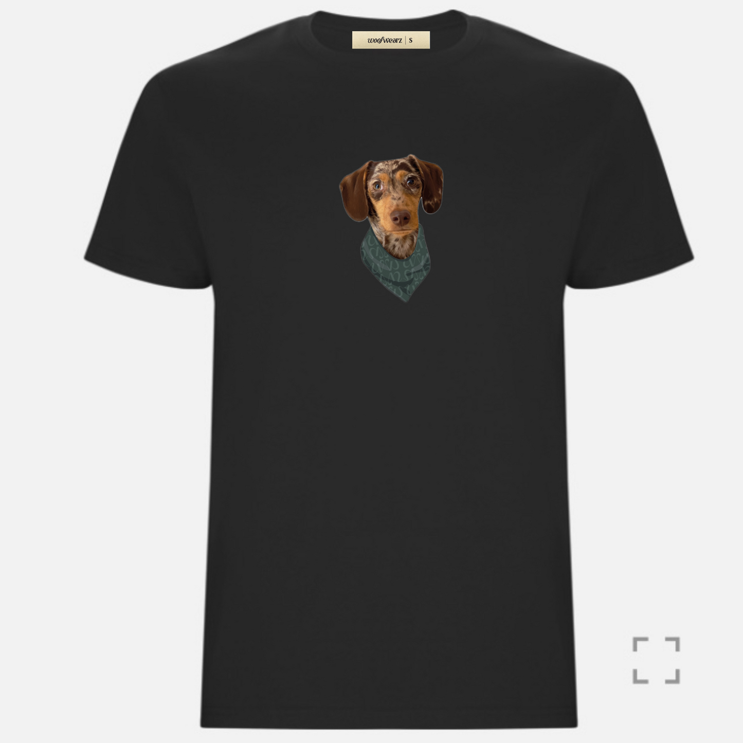 Camiseta color negra personalizada unisex con motivo de bandana y nombre